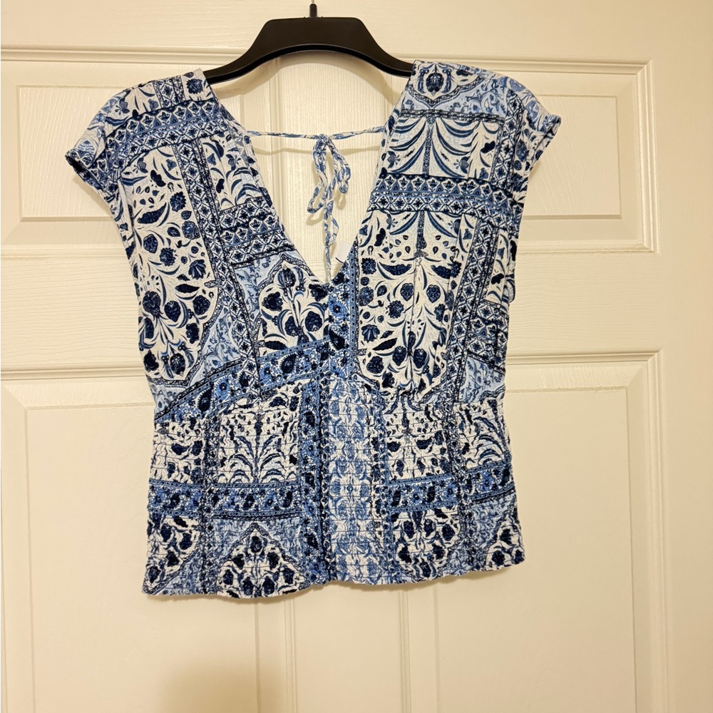 Old Navy Blue and White Patterned Blouse